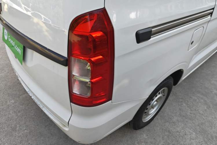 Used Wuling Hongguang V 2021 1.5L Jingqu Version LAR Right Rear Taillight