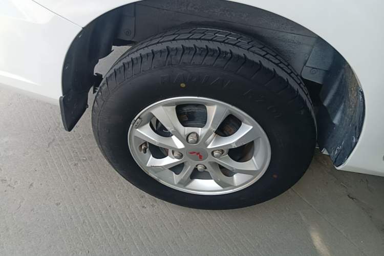 Used Wuling Hongguang V 2021 1.5L Enjoyment Edition LAR Right Rear Wheel Hub