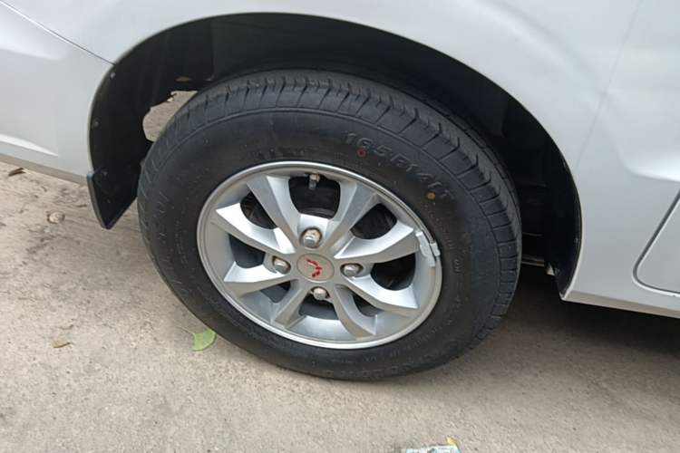 Used Wuling Hongguang V 2021 1.5L Enjoyment Edition LAR Right Rear Wheel Hub