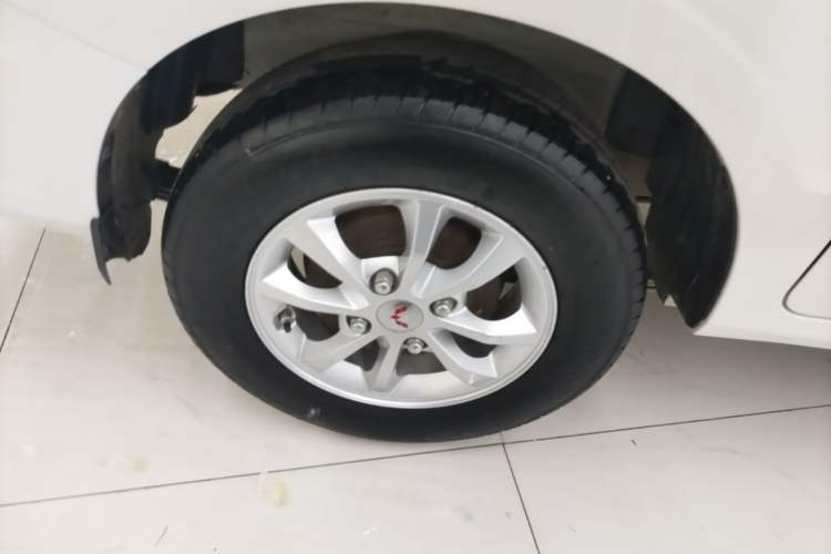 Used Wuling Hongguang V 2021 1.5L Refreshed Enjoyment Edition LAR Right Rear Wheel Hub