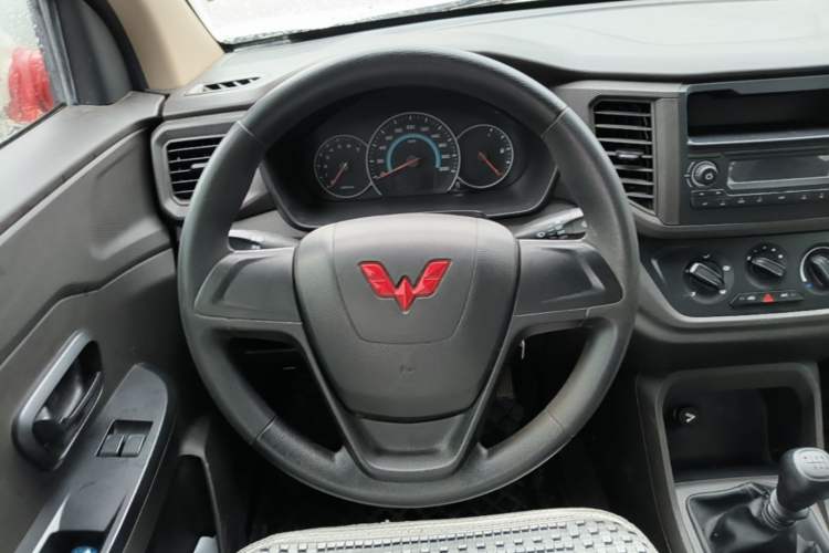 Used Wuling Hongguang V 2021 1.5L Refreshed Enjoyment Edition LAR Steering Wheel