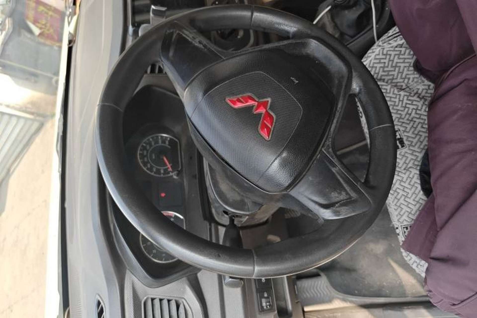 Used Wuling Hongguang V 2021 1.5L Jingqu Version LAR Steering Wheel