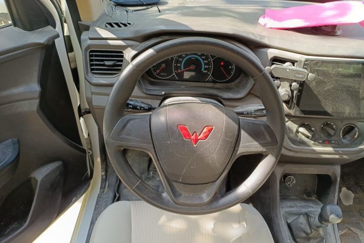 Used Wuling Hongguang V 2021 1.5L Enjoyment Edition LAR Steering Wheel