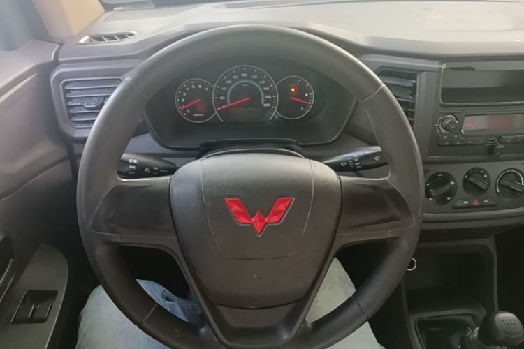 Used Wuling Hongguang V 2021 1.5L Enjoyment Edition LAR Steering Wheel