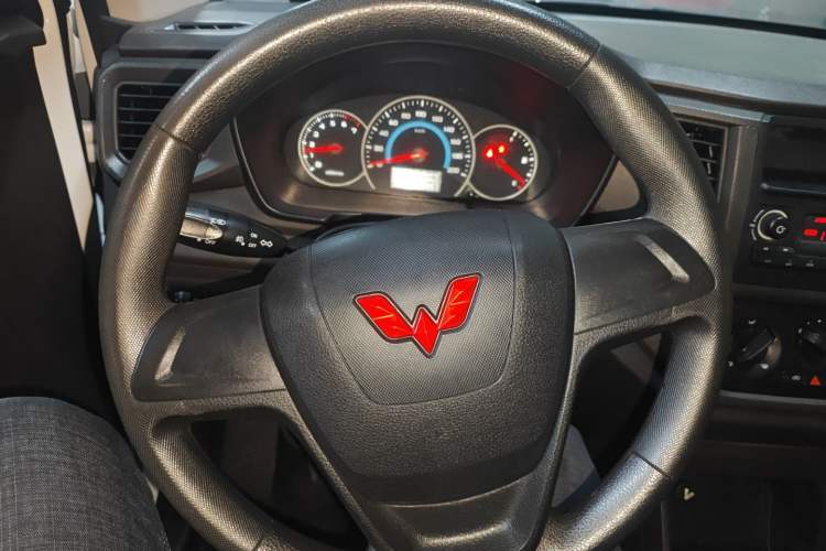 Used Wuling Hongguang V 2021 1.5L Refreshed Enjoyment Edition LAR Steering Wheel