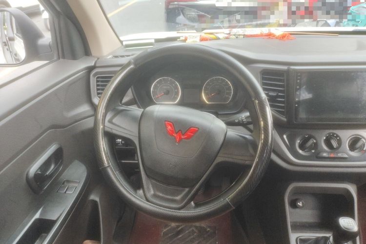 Used Wuling Hongguang V 2021 1.5L Jingqu Version LAR Steering Wheel