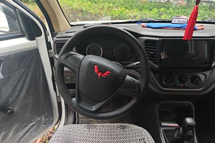 Used Wuling Hongguang V 2021 1.5L Jingqu Version LAR Steering Wheel