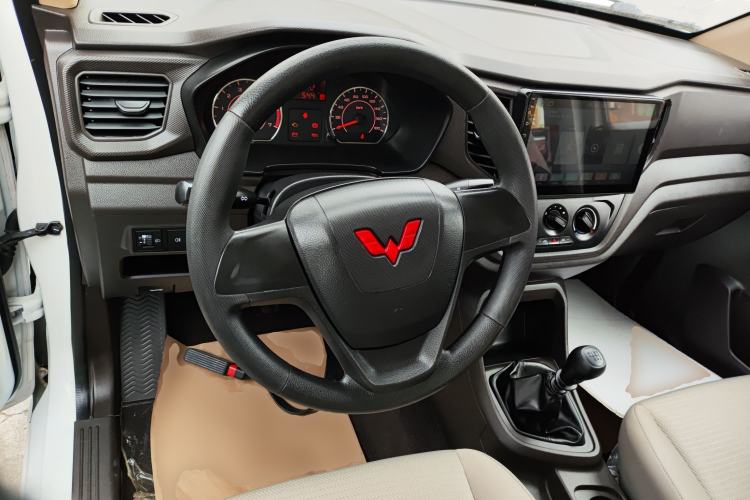 Used Wuling Hongguang V 2021 1.5L Jingqu Version LAR Steering Wheel