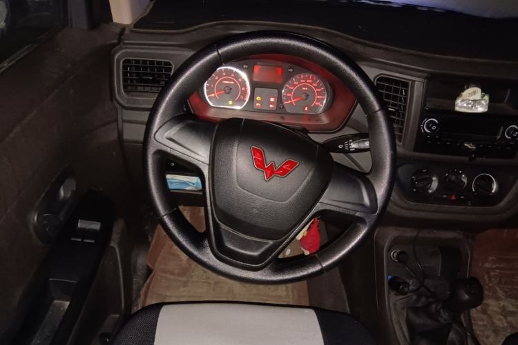 Used Wuling Hongguang V 2021 1.5L Jingqu Version LAR Steering Wheel