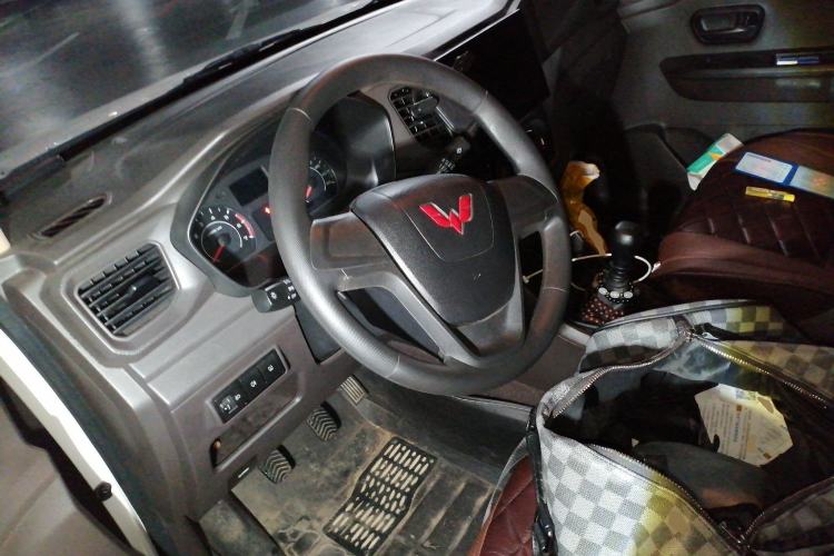 Used Wuling Hongguang V 2021 1.5L Jingqu Version LAR Steering Wheel