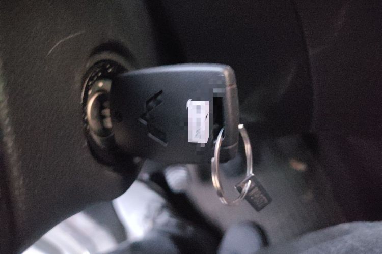 Used Wuling Hongguang V 2021 1.5L Jingqu Edition Enclosed-Window Vehicle LAR Vehicle Key