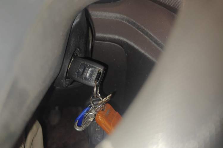 Used Wuling Hongguang V 2021 1.5L Jingqu Version LAR Vehicle Key