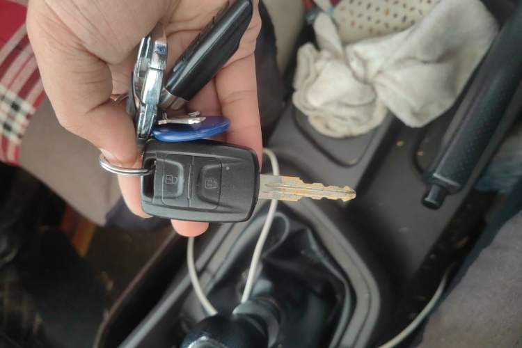 Used Wuling Hongguang V 2021 1.5L Jingqu Edition Enclosed-Window Vehicle LAR Vehicle Key