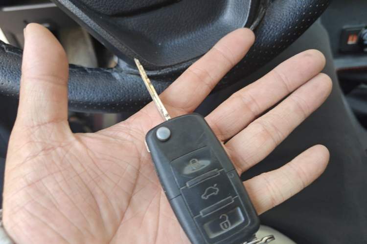 Used Wuling Hongguang V 2021 1.5L Refreshed Enjoyment Edition LAR Vehicle Key