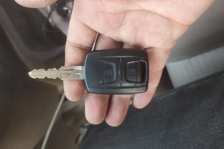 Used Wuling Hongguang V 2021 1.5L Jingqu Edition Enclosed-Window Vehicle LAR Vehicle Key