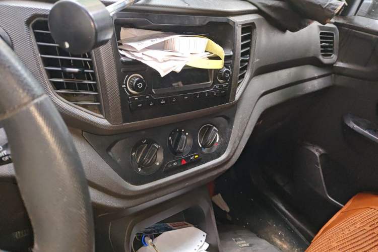 Used Wuling Hongguang V 2021 1.5L Jingqu Version LAR Audio And AC Panel