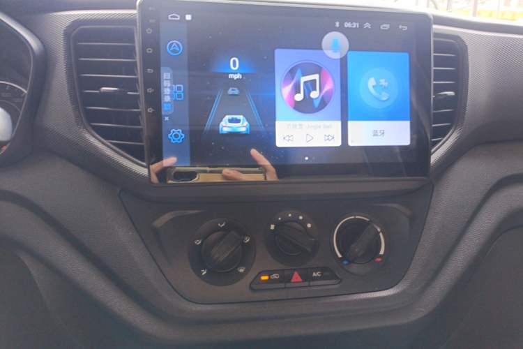 Used Wuling Hongguang V 2021 1.5L Jingqu Edition Enclosed-Window Vehicle LAR Audio And AC Panel