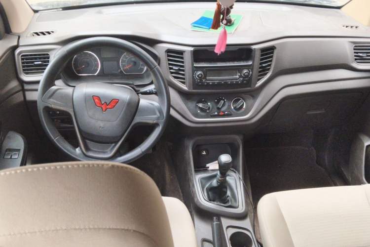 Used Wuling Hongguang V 2021 1.5L Jingqu Version LAR Center Console