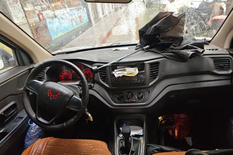 Used Wuling Hongguang V 2021 1.5L Jingqu Version LAR Center Console