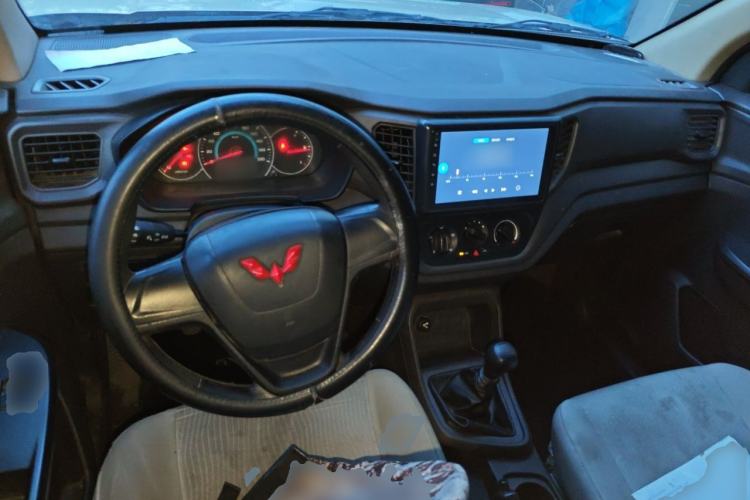 Used Wuling Hongguang V 2021 1.5L Refreshed Enjoyment Edition LAR Center Console