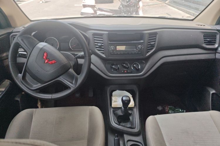 Used Wuling Hongguang V 2021 1.5L Refreshed Enjoyment Edition LAR Center Console