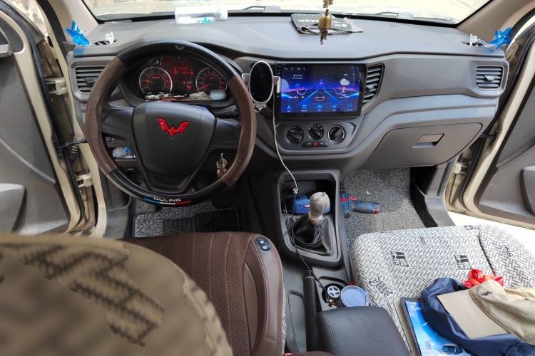 Used Wuling Hongguang V 2021 1.5L Jingqu Version LAR Center Console