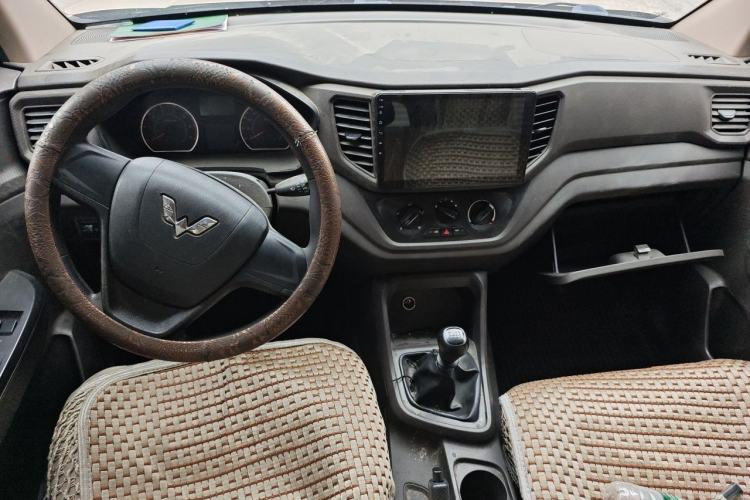 Used Wuling Hongguang V 2021 1.5L Enjoyment Edition LAR Center Console