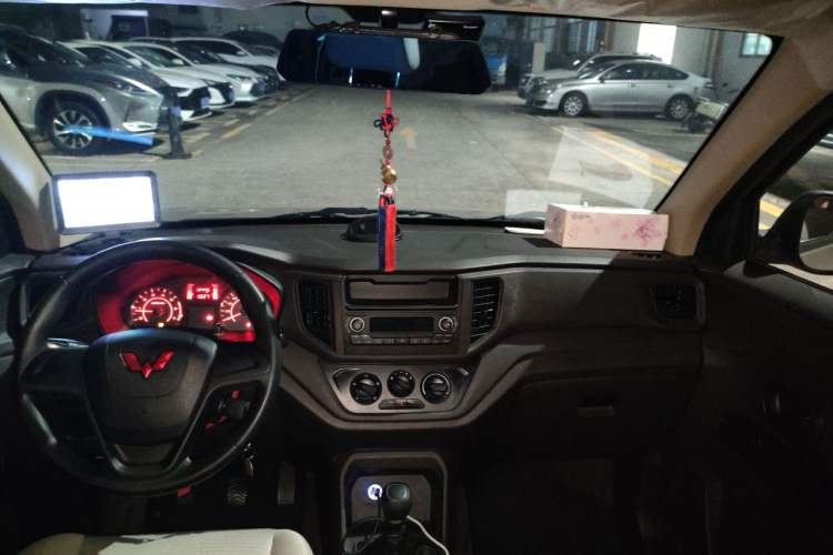 Used Wuling Hongguang V 2021 1.5L Enjoyment Edition LAR Center Console