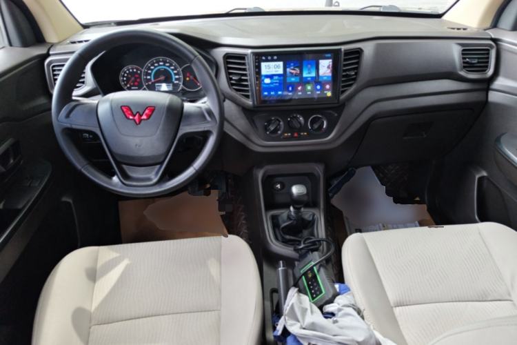 Used Wuling Hongguang V 2021 1.5L Refreshed Enjoyment Edition LAR Center Console