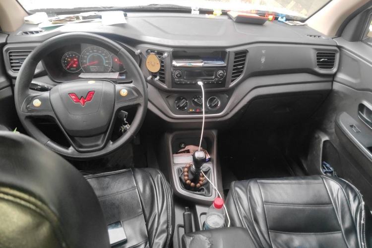Used Wuling Hongguang V 2021 1.5L Enjoyment Edition LAR Center Console