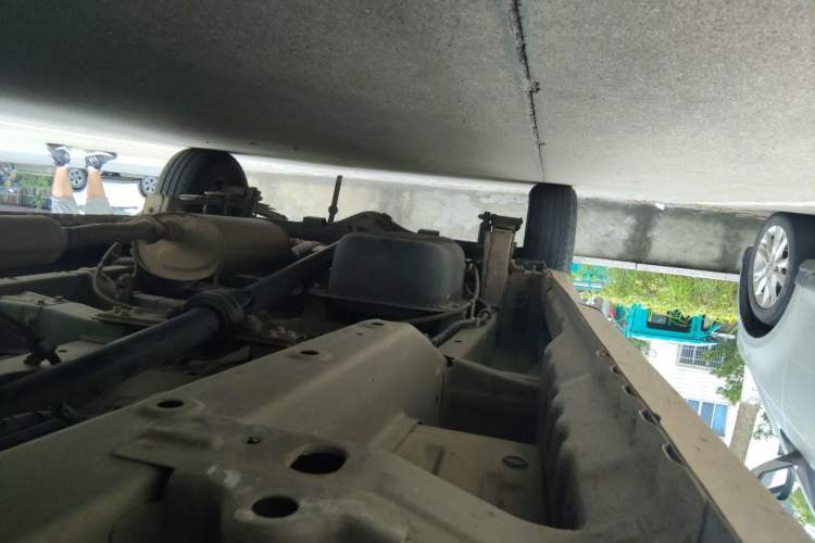 Used Wuling Hongguang V 2021 1.5L Jingqu Edition Enclosed-Window Vehicle LAR Chassis Front Right