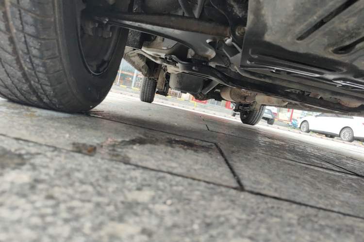 Used Wuling Hongguang V 2021 1.5L Jingqu Version LAR Chassis Front Right
