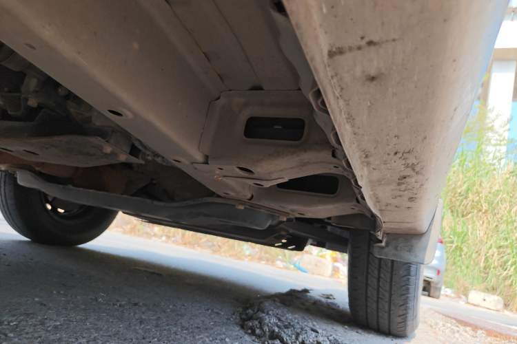 Used Wuling Hongguang V 2021 1.5L Jingqu Edition Enclosed-Window Vehicle LAR Chassis Front Right