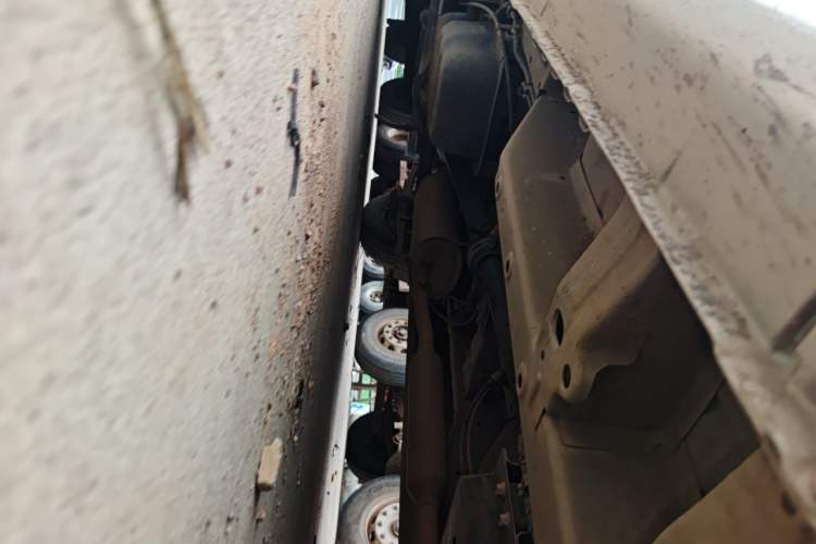 Used Wuling Hongguang V 2021 1.5L Jingqu Version LAR Chassis Front Right