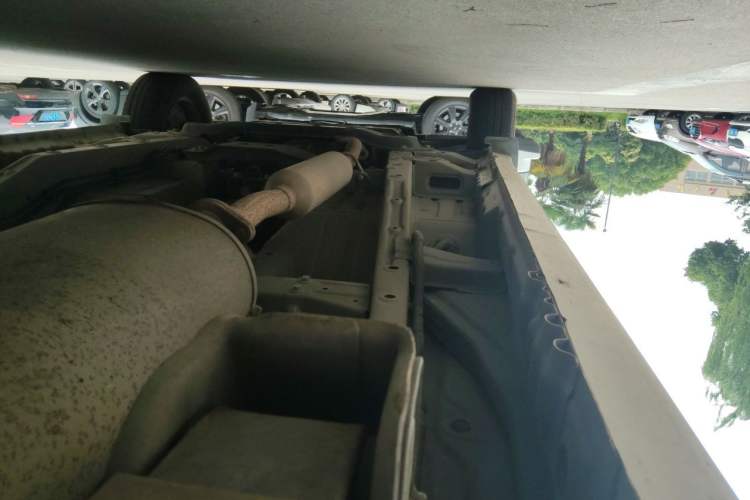 Used Wuling Hongguang V 2021 1.5L Jingqu Edition Enclosed-Window Vehicle LAR Chassis Rear Left