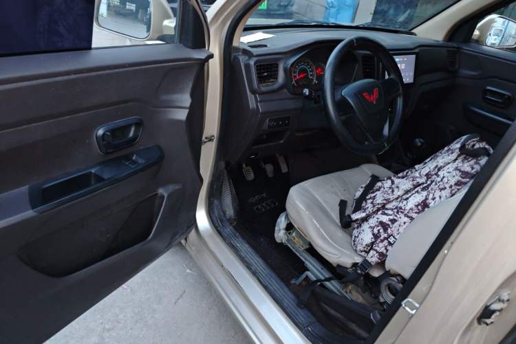 Used Wuling Hongguang V 2021 1.5L Refreshed Enjoyment Edition LAR Driver Seat