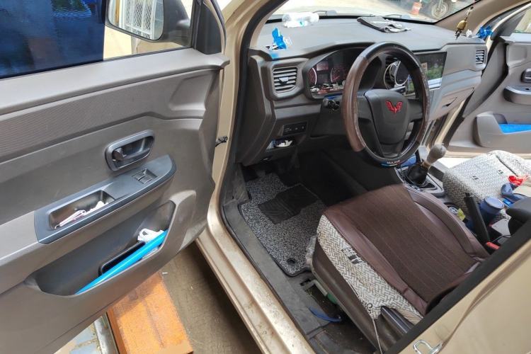 Used Wuling Hongguang V 2021 1.5L Jingqu Version LAR Driver Seat