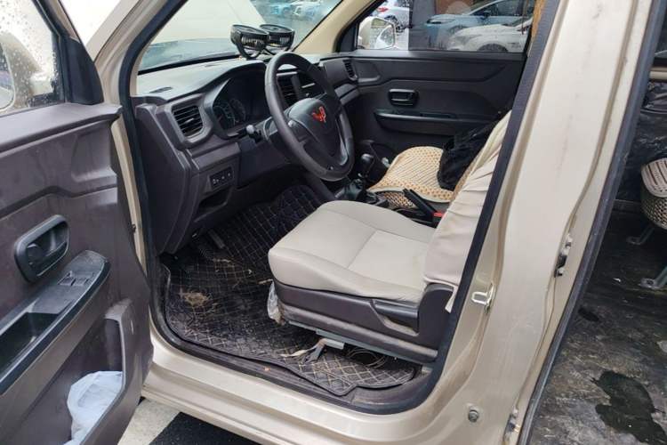 Used Wuling Hongguang V 2021 1.5L Refreshed Enjoyment Edition LAR Driver Seat