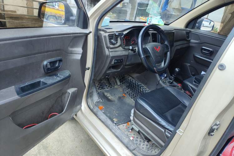Used Wuling Hongguang V 2021 1.5L Jingqu Version LAR Driver Seat