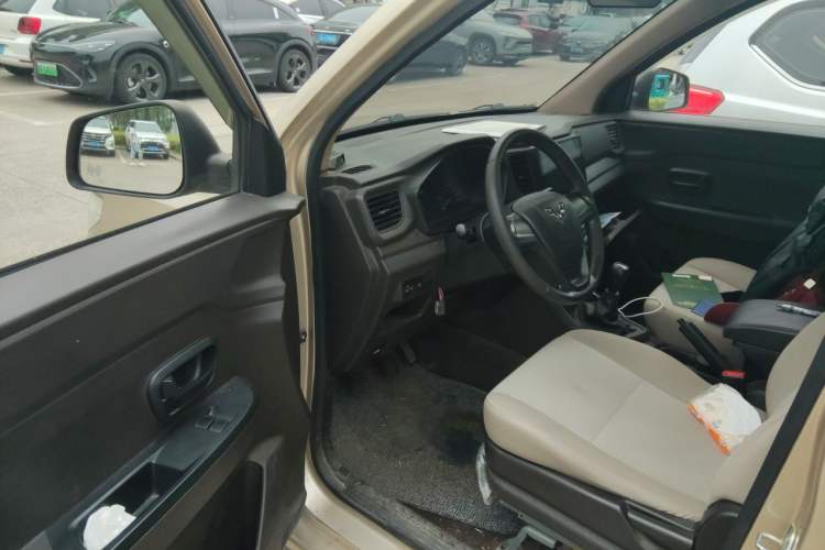 Used Wuling Hongguang V 2021 1.5L Jingqu Edition Enclosed-Window Vehicle LAR Driver Seat