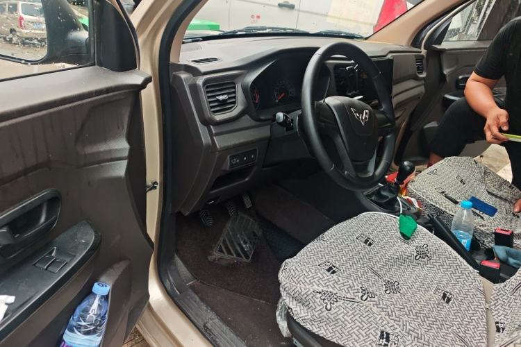 Used Wuling Hongguang V 2021 1.5L Jingqu Version LAR Driver Seat