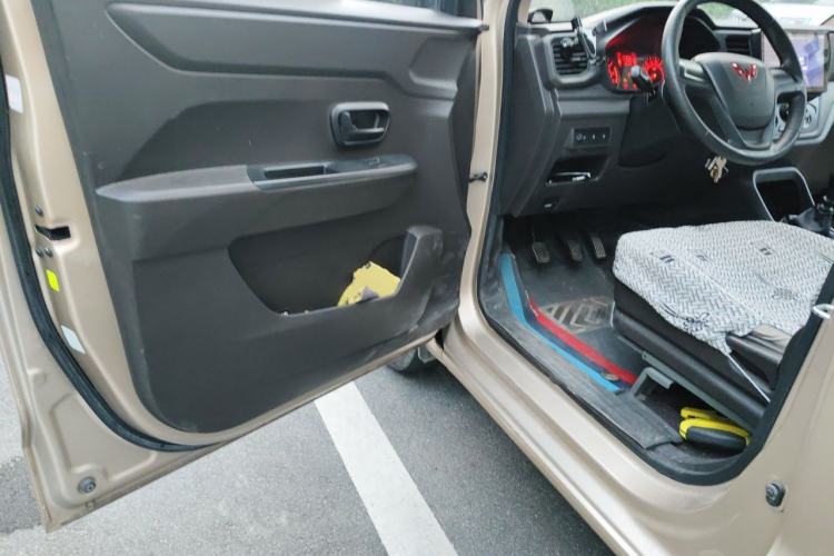 Used Wuling Hongguang V 2021 1.5L Jingqu Version LAR Driver Seat