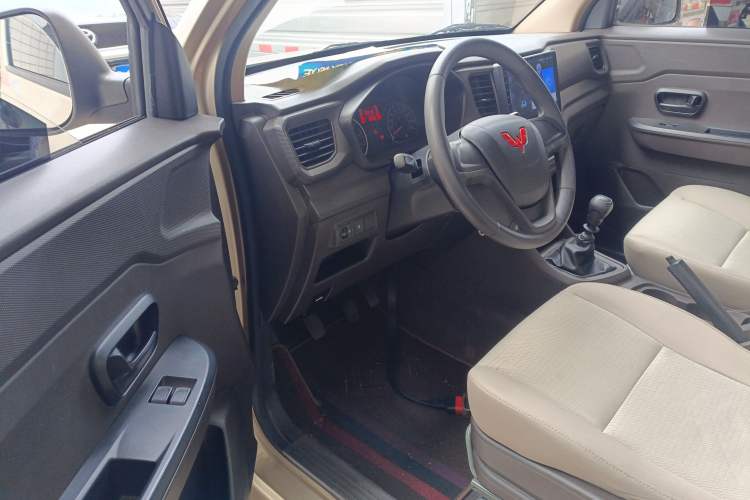Used Wuling Hongguang V 2021 1.5L Jingqu Edition Enclosed-Window Vehicle LAR Driver Seat