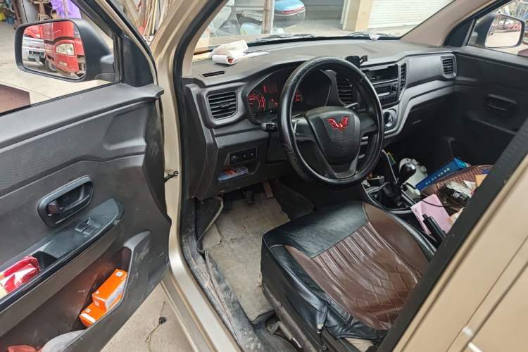 Used Wuling Hongguang V 2021 1.5L Jingqu Version LAR Driver Seat
