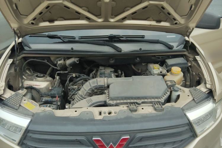 Used Wuling Hongguang V 2021 1.5L Jingqu Edition Enclosed-Window Vehicle LAR Engine Bay