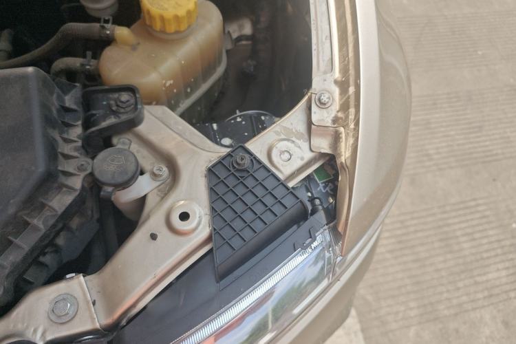Used Wuling Hongguang V 2021 1.5L Refreshed Enjoyment Edition LAR Engine Bay Left