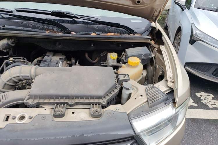 Used Wuling Hongguang V 2021 1.5L Refreshed Enjoyment Edition LAR Engine Bay Left