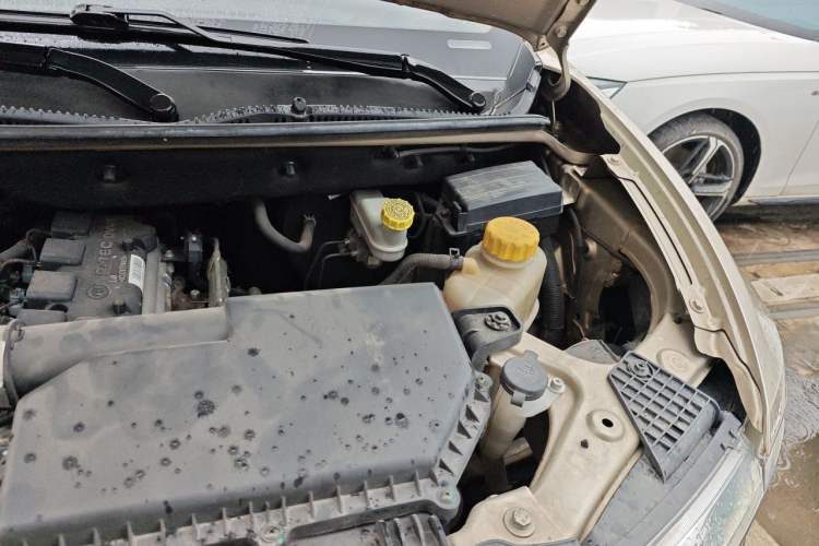Used Wuling Hongguang V 2021 1.5L Jingqu Version LAR Engine Bay Left