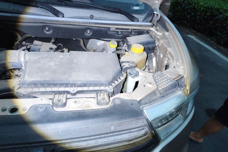 Used Wuling Hongguang V 2021 1.5L Jingqu Version LAR Engine Bay Left