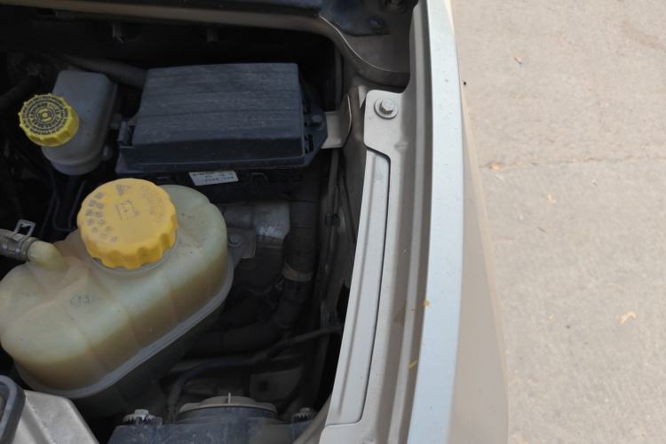 Used Wuling Hongguang V 2021 1.5L Jingqu Edition Enclosed-Window Vehicle LAR Engine Bay Left